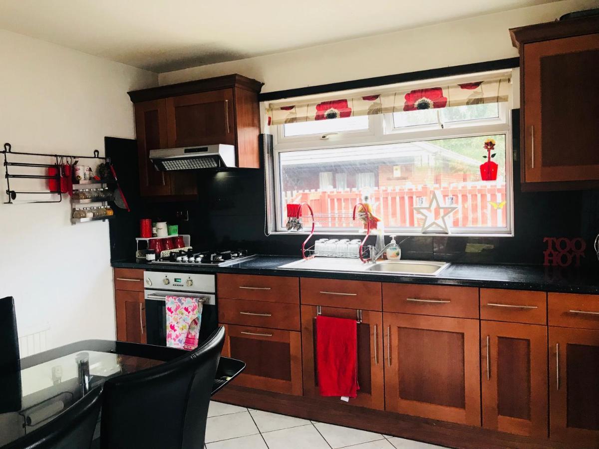 Spacious House 15Min To Canary Wharf/O2/Excel/Central London Exterior photo